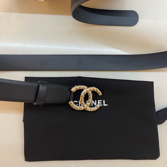 Chanel Belt B22 black and light gold buckle B22 collection - Picture 2 of 8